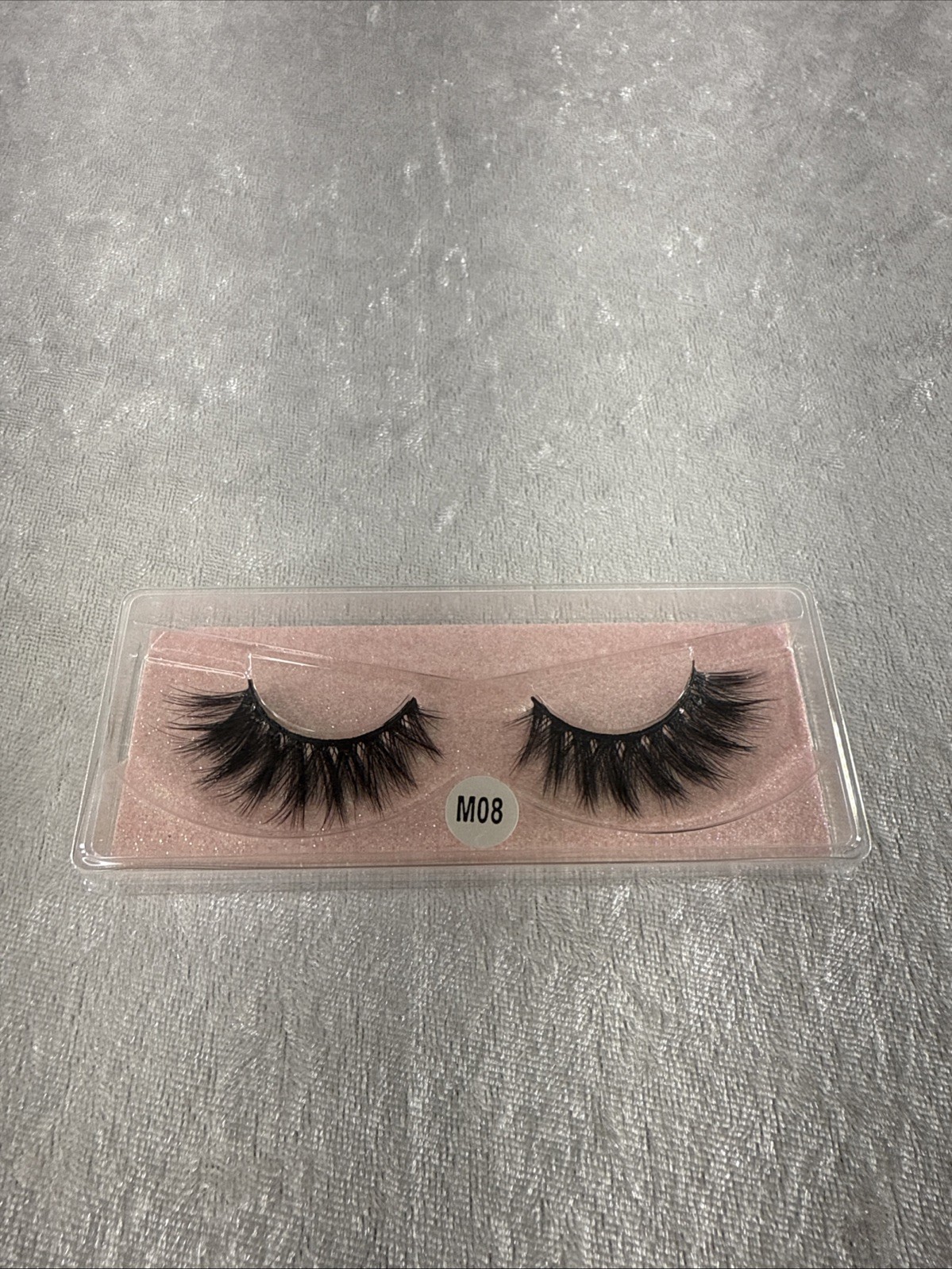 false eyelashes #M08