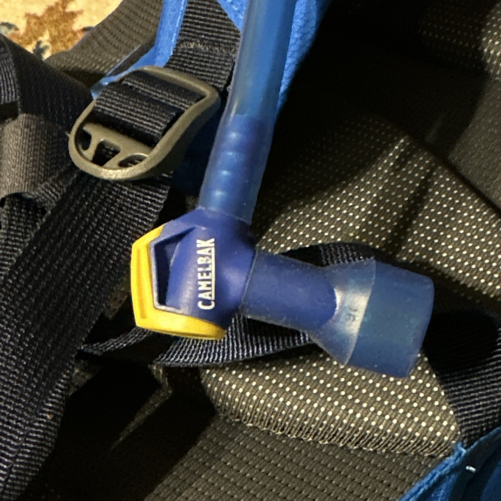 Camelbak Lobo Blue/Black Hydration Pack Hiking Trail Backpack