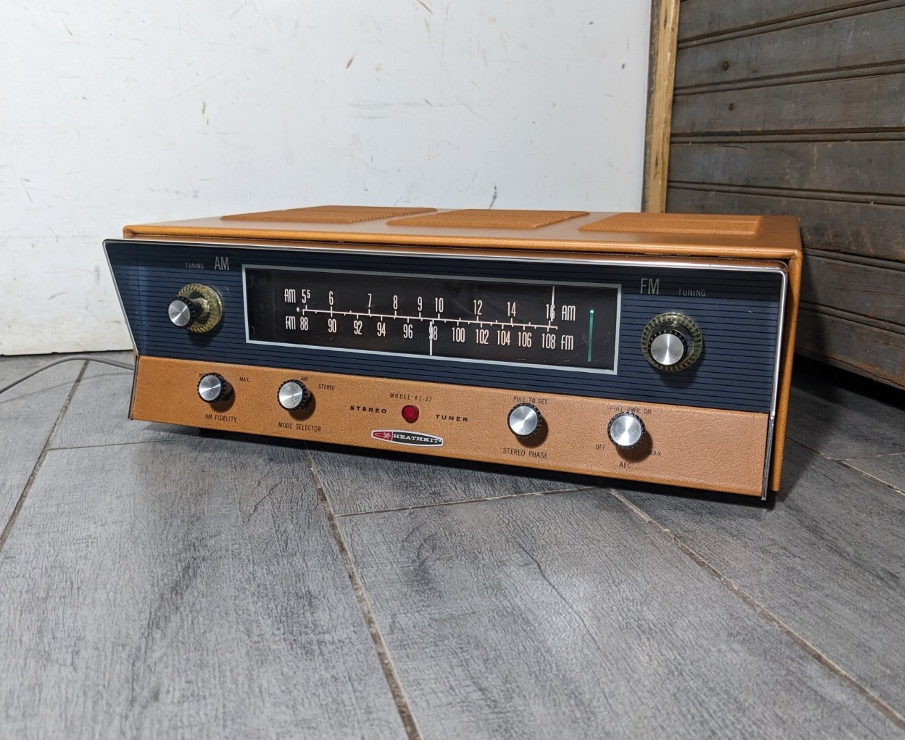 Vintage Heathkit AJ-32 Tube AM FM Stereo Tuner