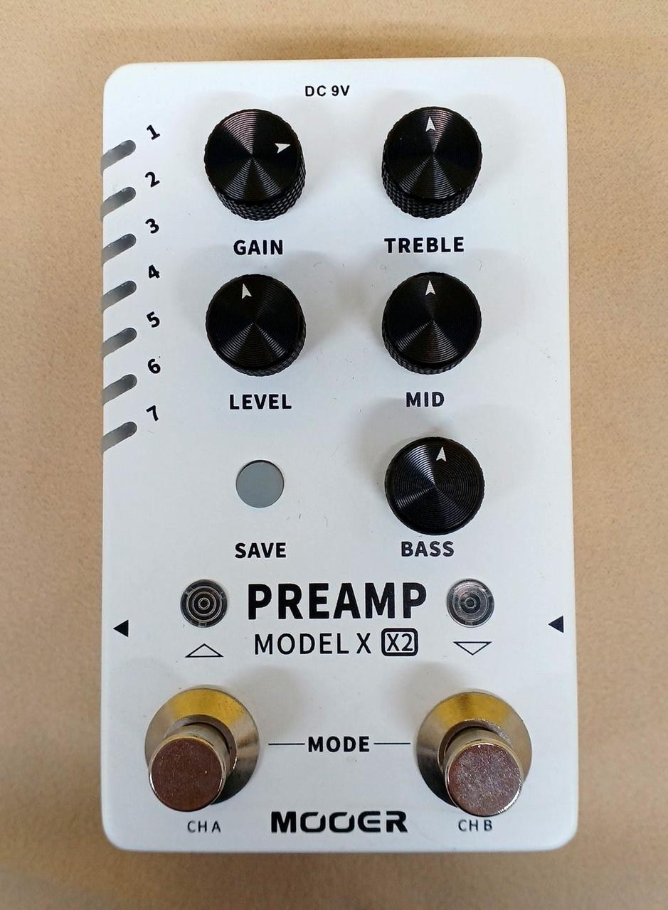 MOOER MODEL X2 Guitar Effect Pedal Stompbox Used