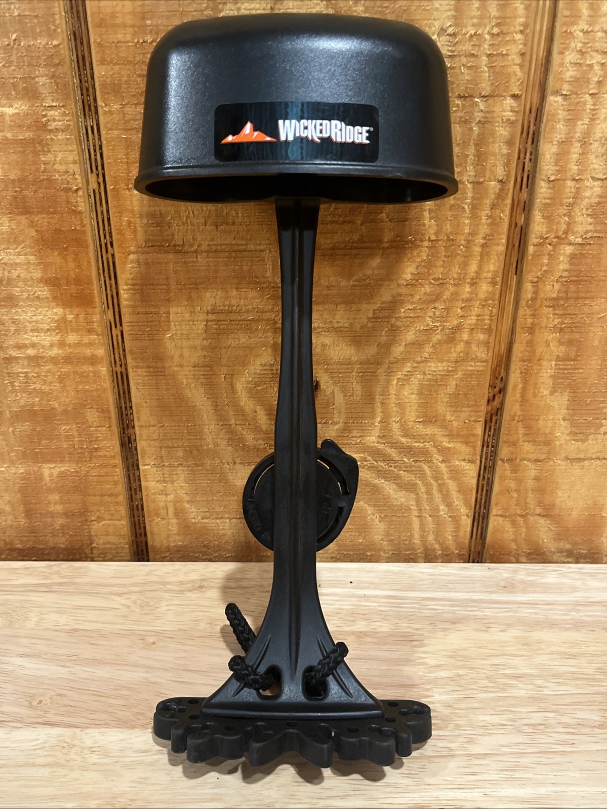 Wicked Ridge 6-Bolt Instant Detach Crossbow Quiver Black  “Cam Type” Attach Lock