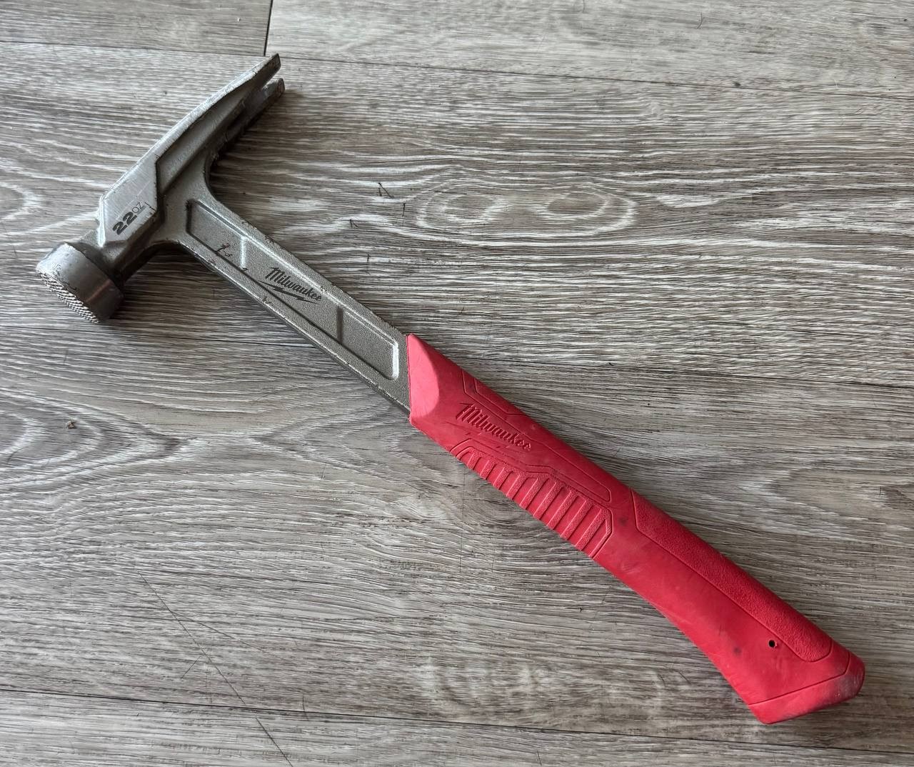 Milwaukee 22 oz Framing Hammer Milled Face Straight Rip Claw Steel Handle Used