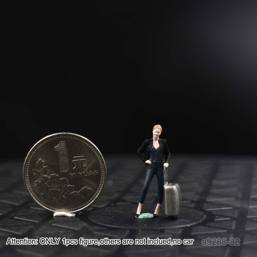 Painted 1/64 Lady w suitcase Figure Diorama Miniature For Mini Car Street Sand