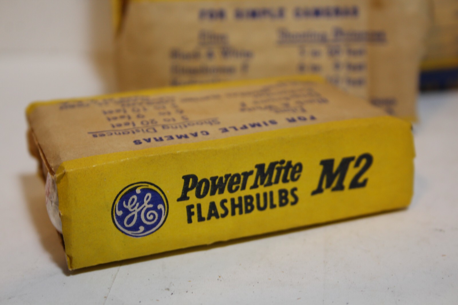 7 General Electric M2 Camera Flashbulbs Flash bulbs Power Mite partial box