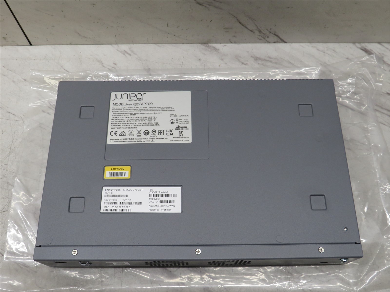Open Box Juniper Networks Security Services Gateway SRX320-SYS-JB