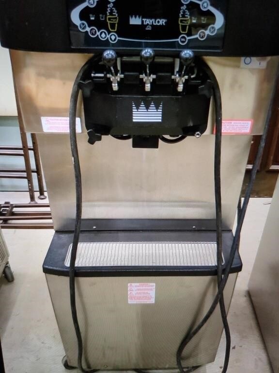 TAYLOR SOFT SERVE ICE CREAM MACHINE 713-33 3 PHASE WATER COOLED