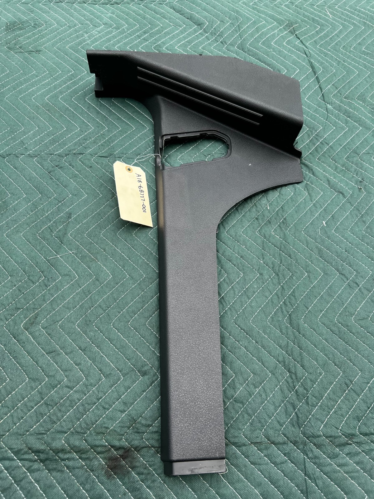 2018-2023 FREIGHTLINER CASCADIA FRONT RIGHT LOWER A PILLAR COVER TRIM OEM
