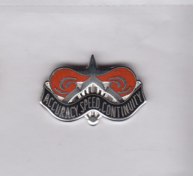 US Army 379th Signal Battalion crest DUI badge G-23