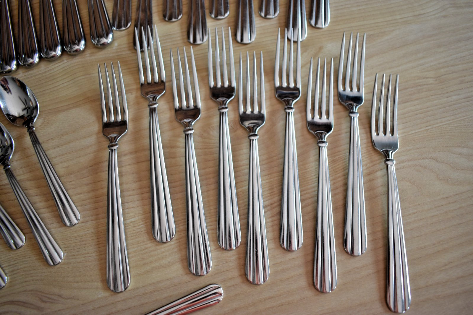 Oneida Unity Pattern USA Heavy Stainless Flatware 47 Pc Service for 8 + Extras