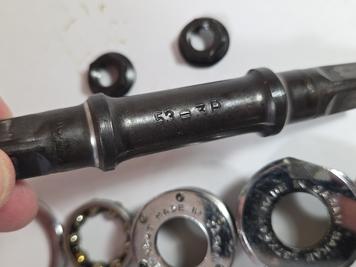 Sakae Bottom Bracket - 1.37x24t / 53-3P / #124