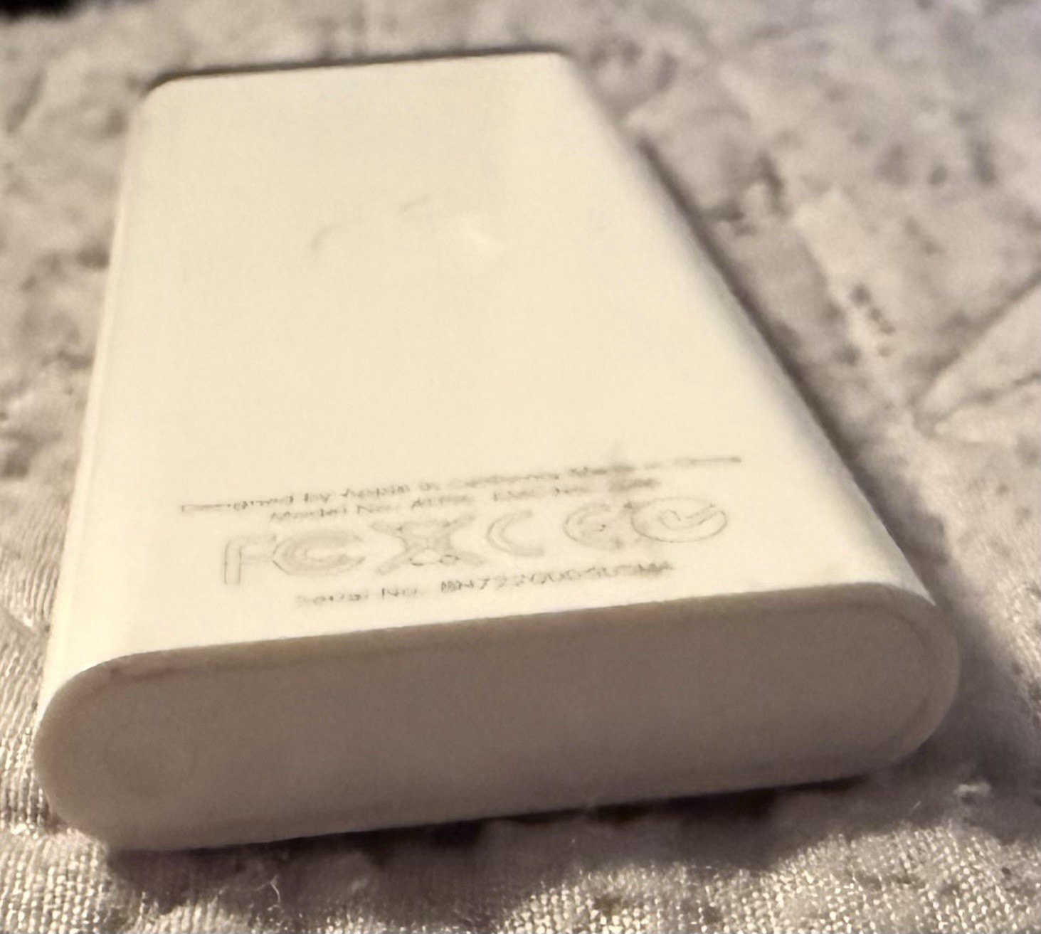 Genuine Apple TV Remote Control - Mac Macbook iMac iPod A1156 - UNTESTED