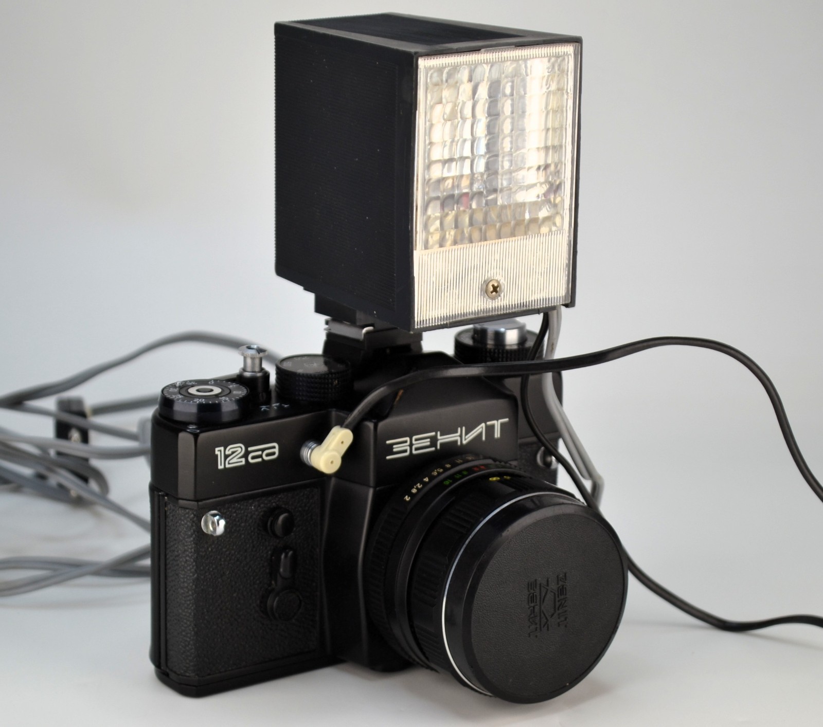 SOVIET USSR "FOTON" AC FLASH LIGHT FOR SOVIET CAMERAS