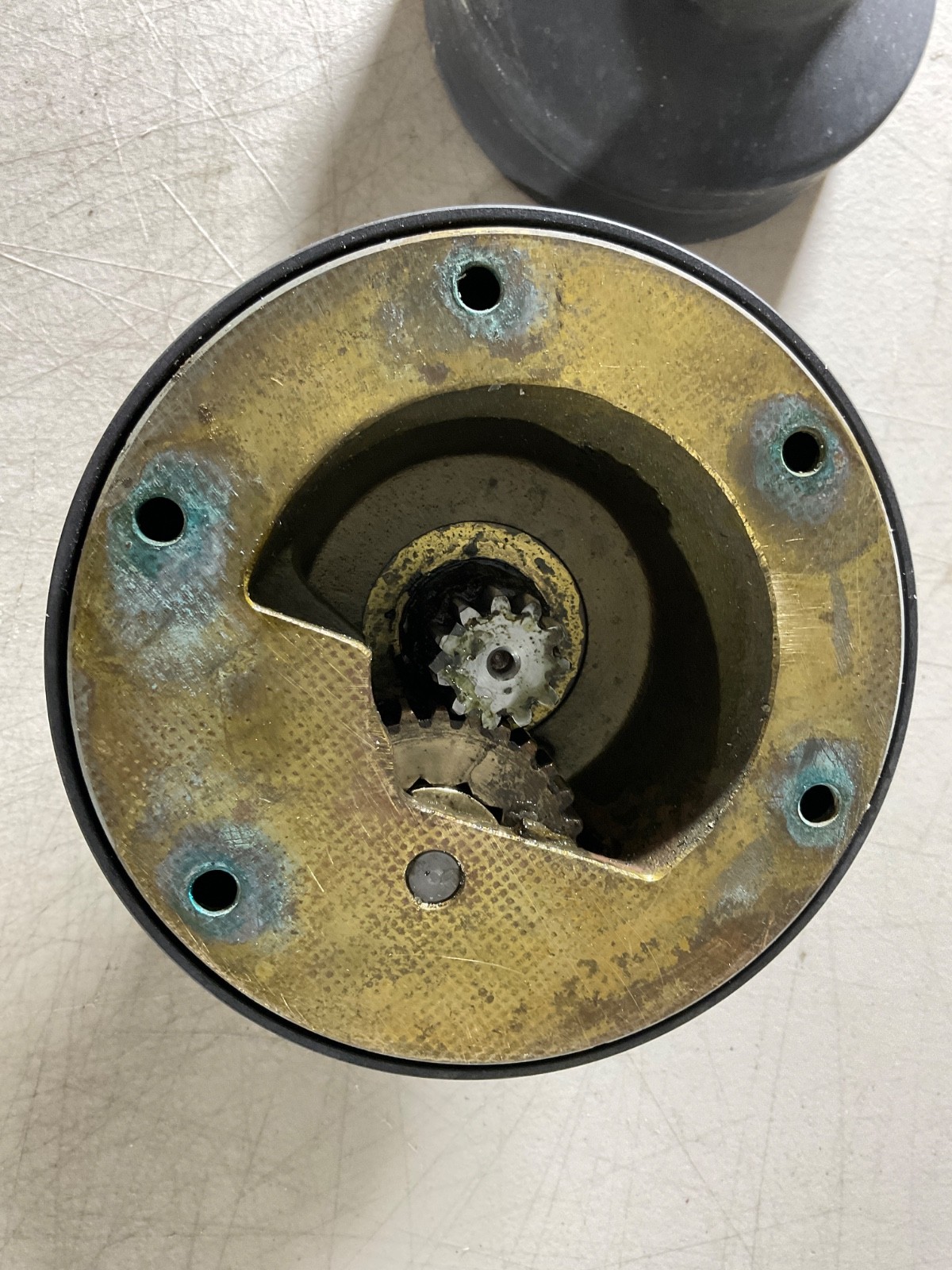 Pair Barient 25 winches. Aluminum. Double speed. Bronze internals. 2 winch hndls