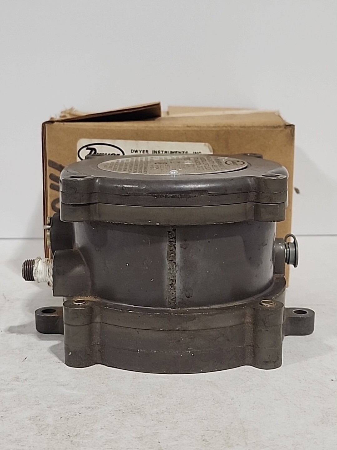 DWYER 1950-0-2P EXP PROOF DIFFERENTIAL PRESSURE SWITCH