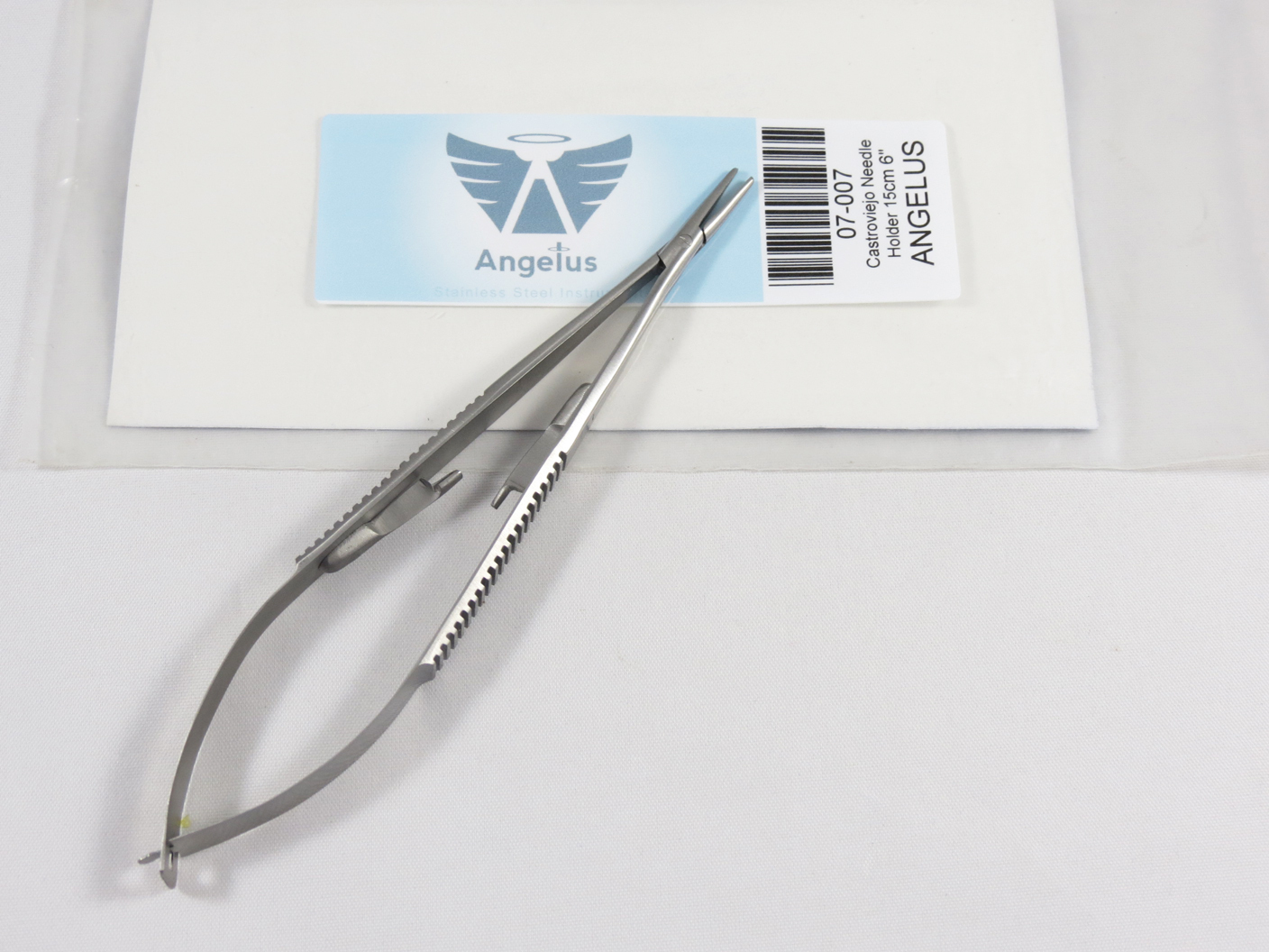 Dental Medical Castroviejo Needle Holder with lock 15 cm 6" ANGELUS 07-007