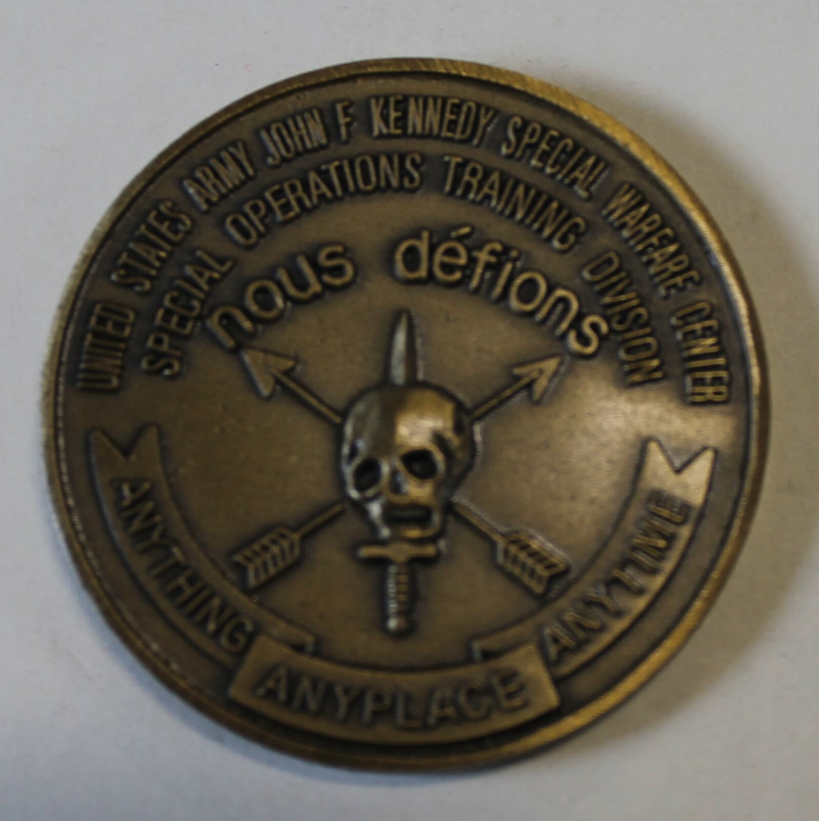 US Army John F. Kennedy Special Warfare Center Nous Defions Challenge Coin