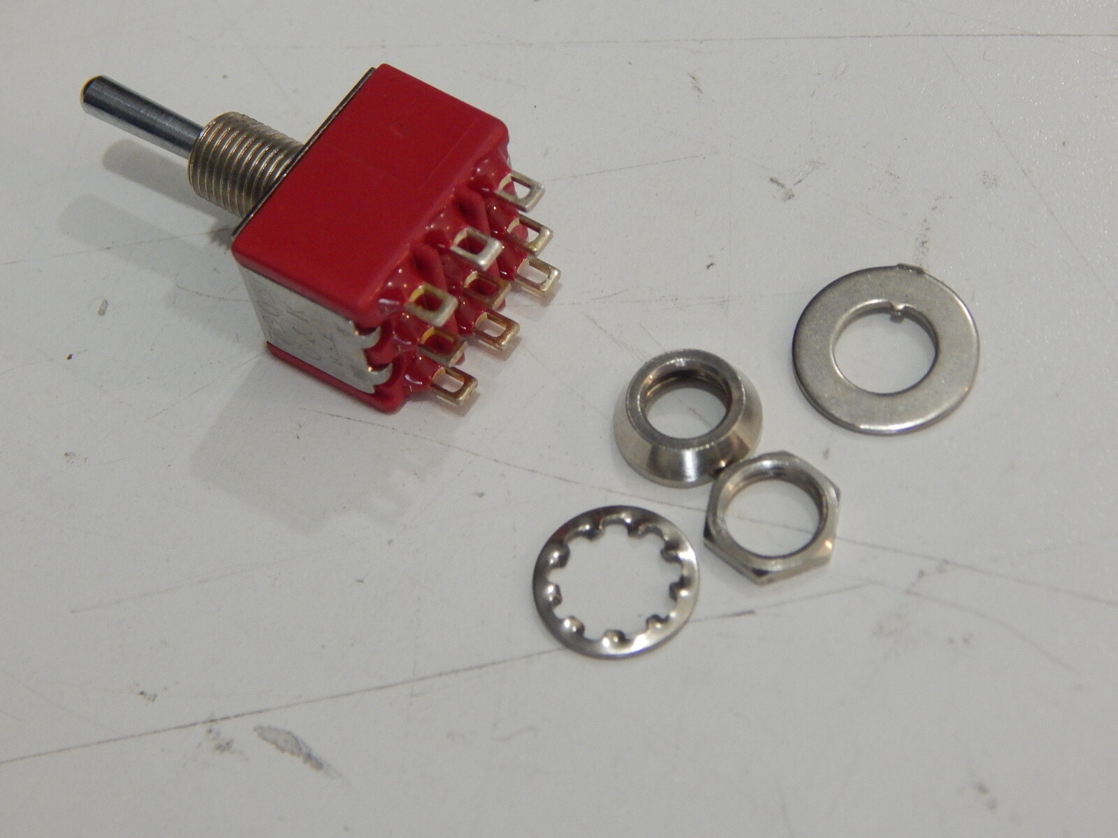 C&K 7303 Switch Toggle ON OFF ON 3PDT LEVER 5A 250VAC 28VDC 7303SYZQE