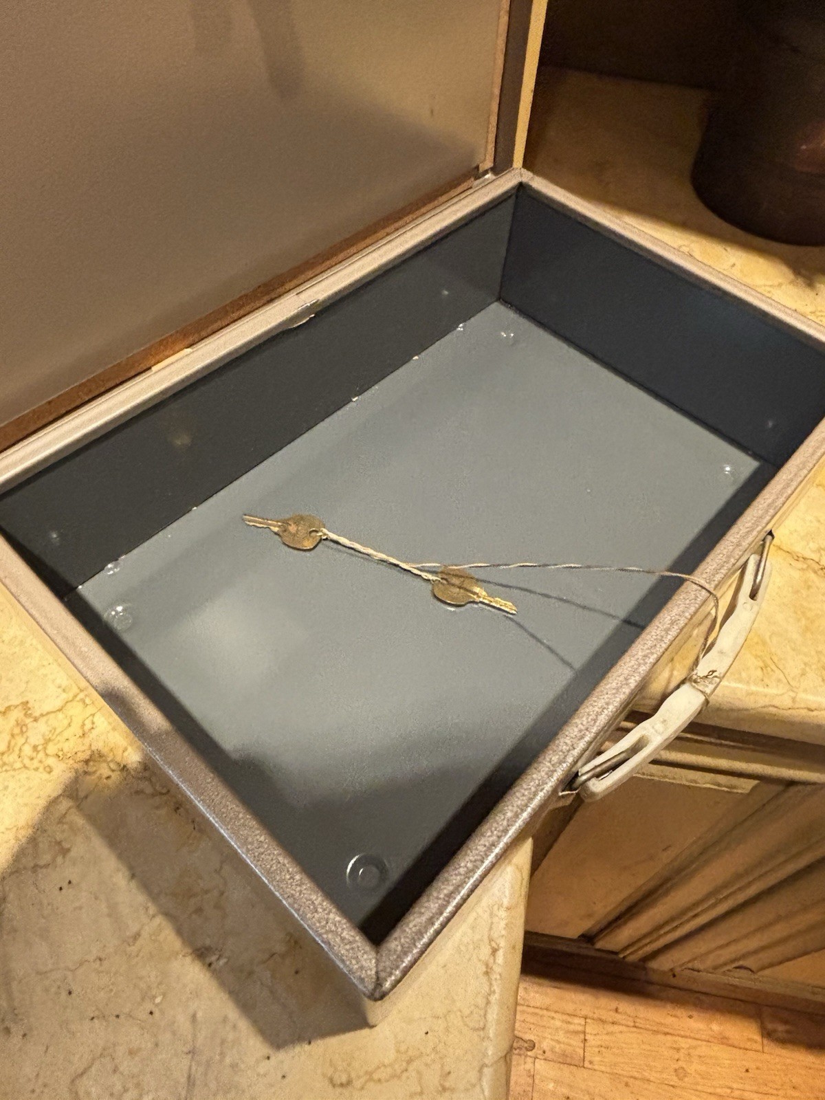 Vintage Heavy Duty SECURITY LOCK BOX w/two Keys