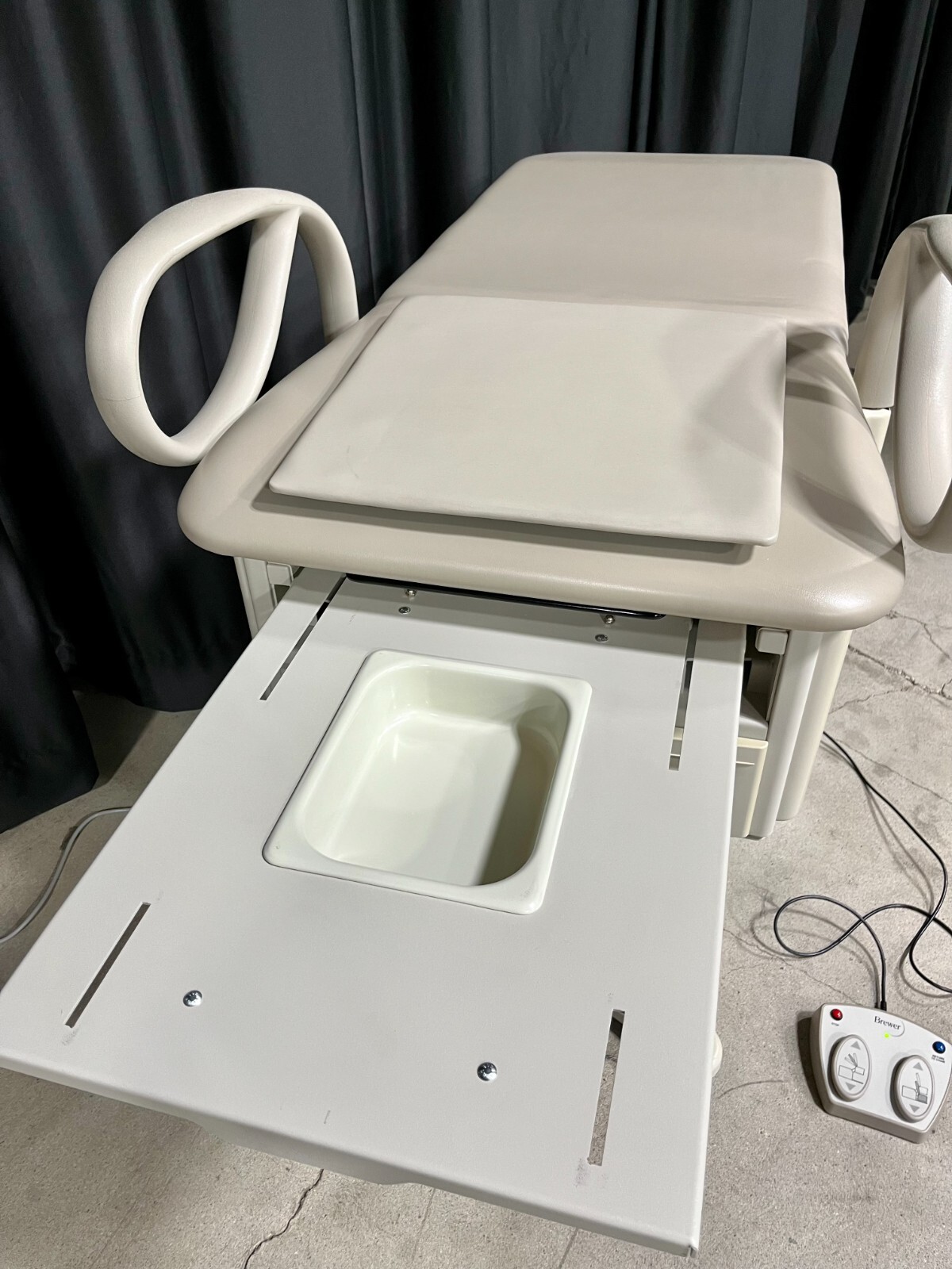 Brewer 5801 FLEX Access High-Low Exam Table
