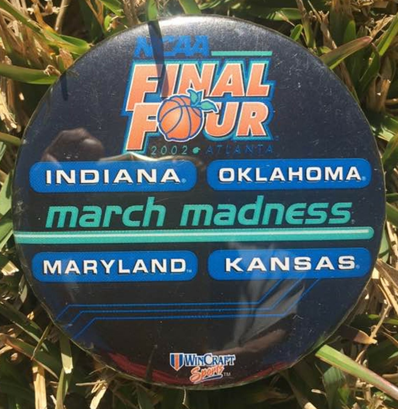 FINAL FOUR 1992/MARYLAND TERRAPINS~HOOSIERS~SOONERS~JAYHAWKS~LICENSED BUTTON