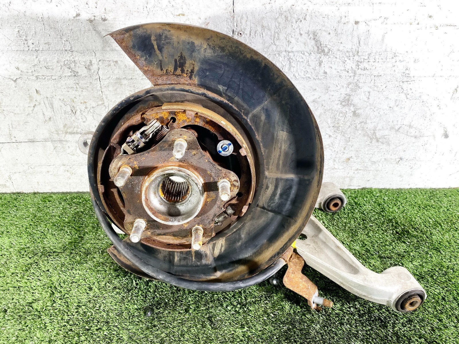 14-23 INFINITI Q50 Q60 REAR RIGHT RH PASS SIDE SPINDLE KNUCKLE WHEEL HUB OEM
