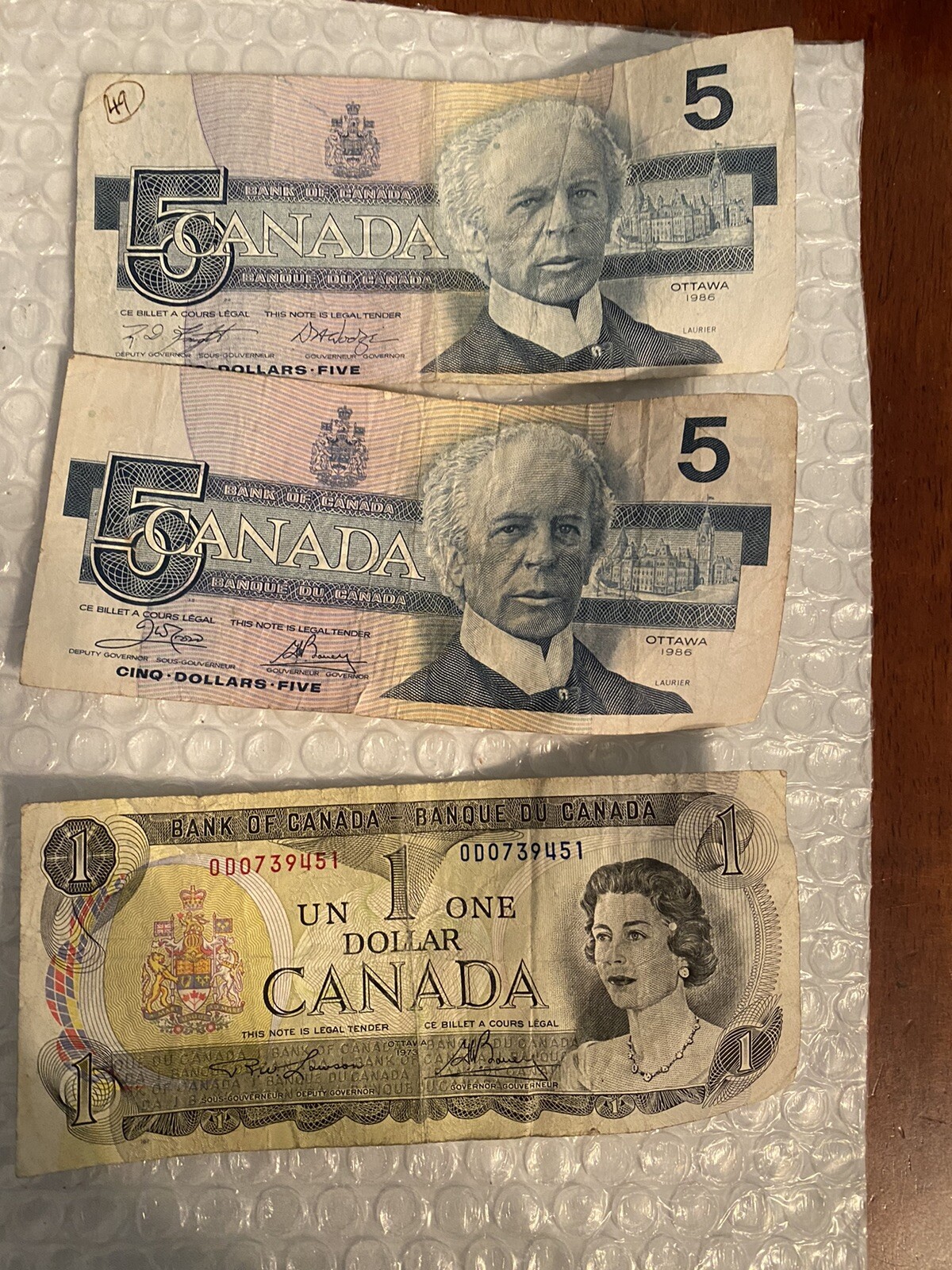 LOT OF 3 CANADA CANADIAN  BILLS $11 DOLLAR NOTES  1973 1986 Low $1 Serial 739451