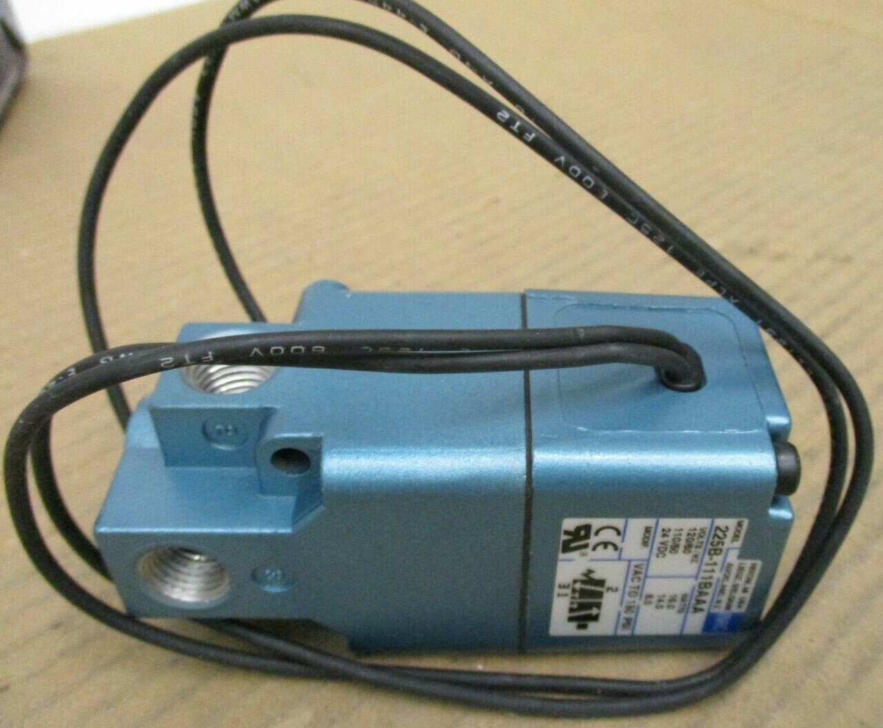 New Open-box 225B-111BAAA Solenoid Valve MAC 120/60 110/50 24VDC A662AES