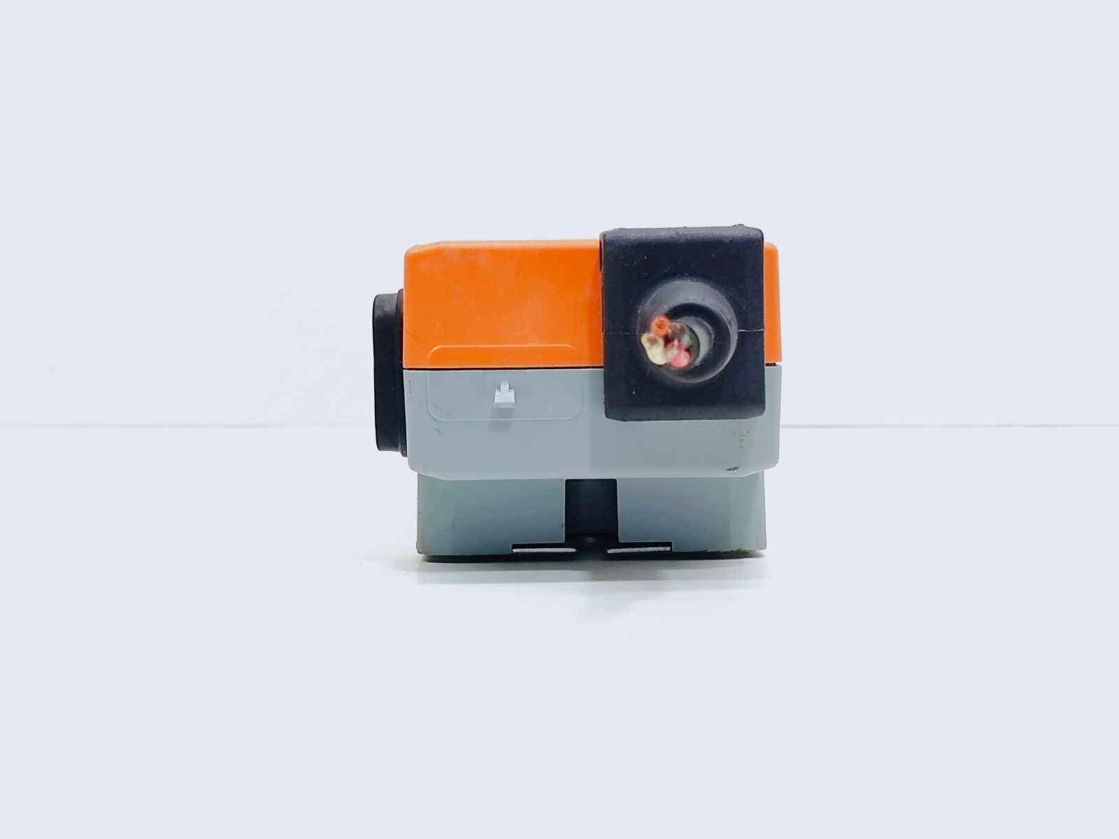 BELIMO LMV-D2-MFT-RM PRESSURE SENSOR (WITH BASE) (FREE SHIPPING)