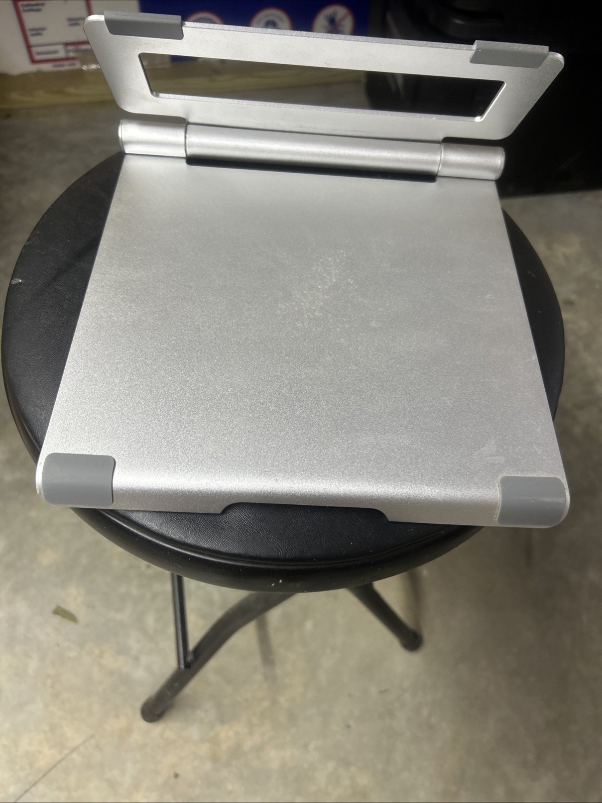 It’s An SIIG Laptop Holder