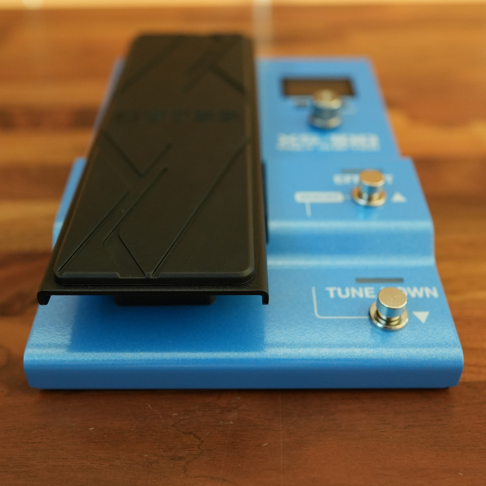 BOSS XS-100 POLY SHIFTER Guitar Effects Pedal