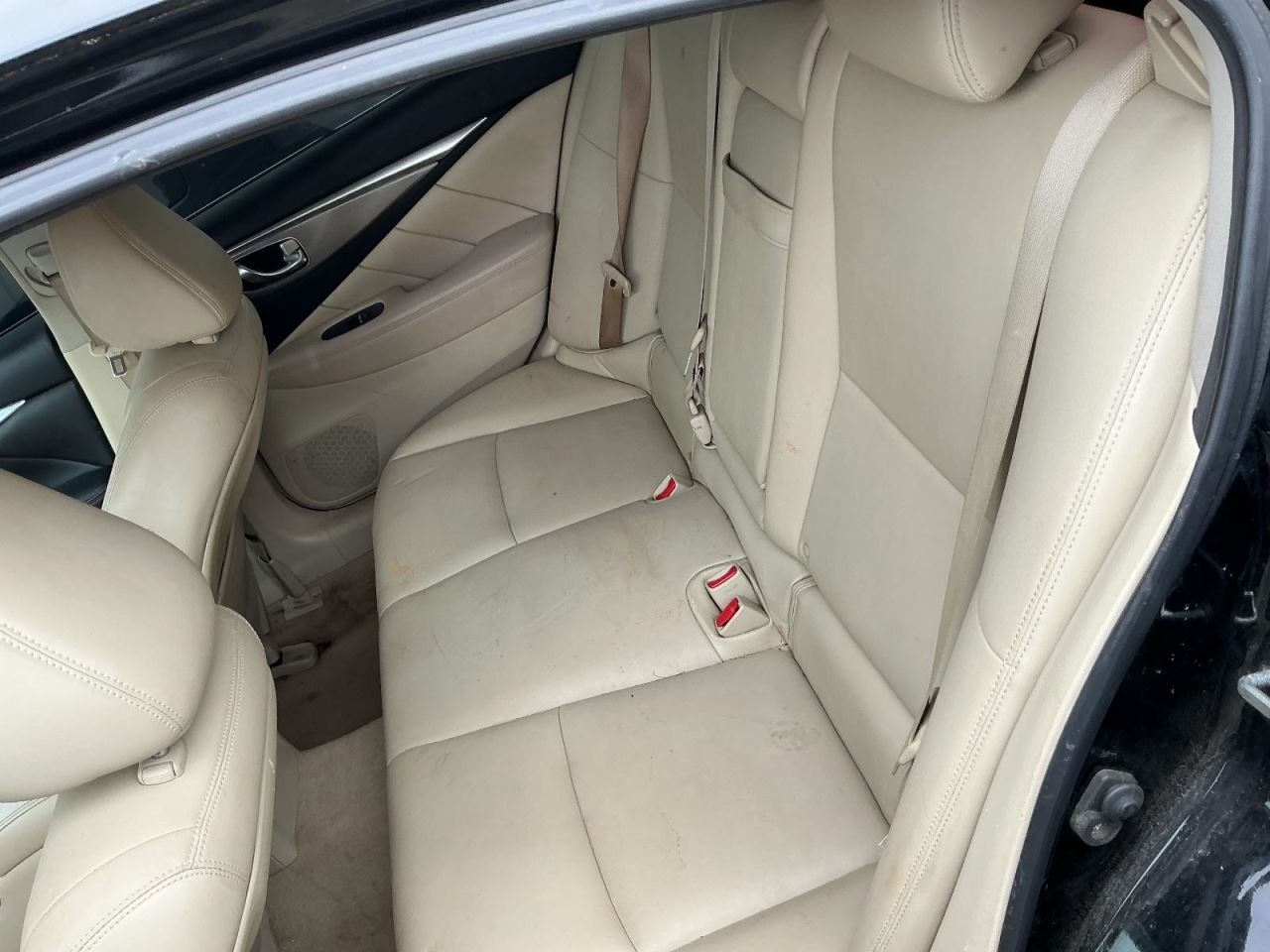 Q50 2017 Glove Box 5000020