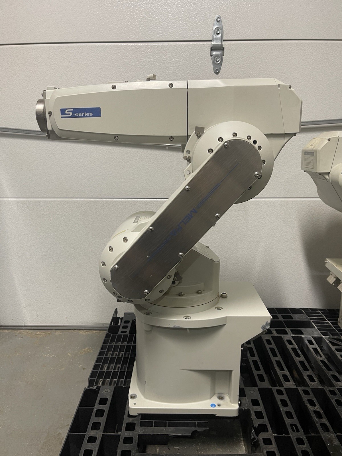 Mitsubishi  Industrial Robot and Controller ( MELFA RV-6S, MELFA CR2B-575 )