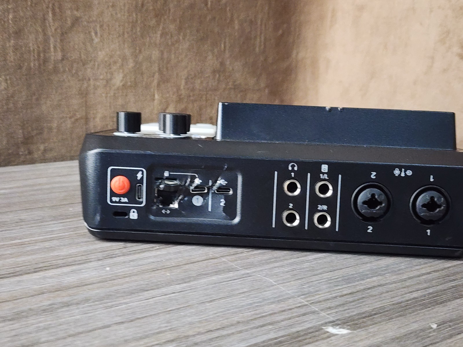Rode RodeCaster Duo Streaming Mixer Integrated Audio Production Studio