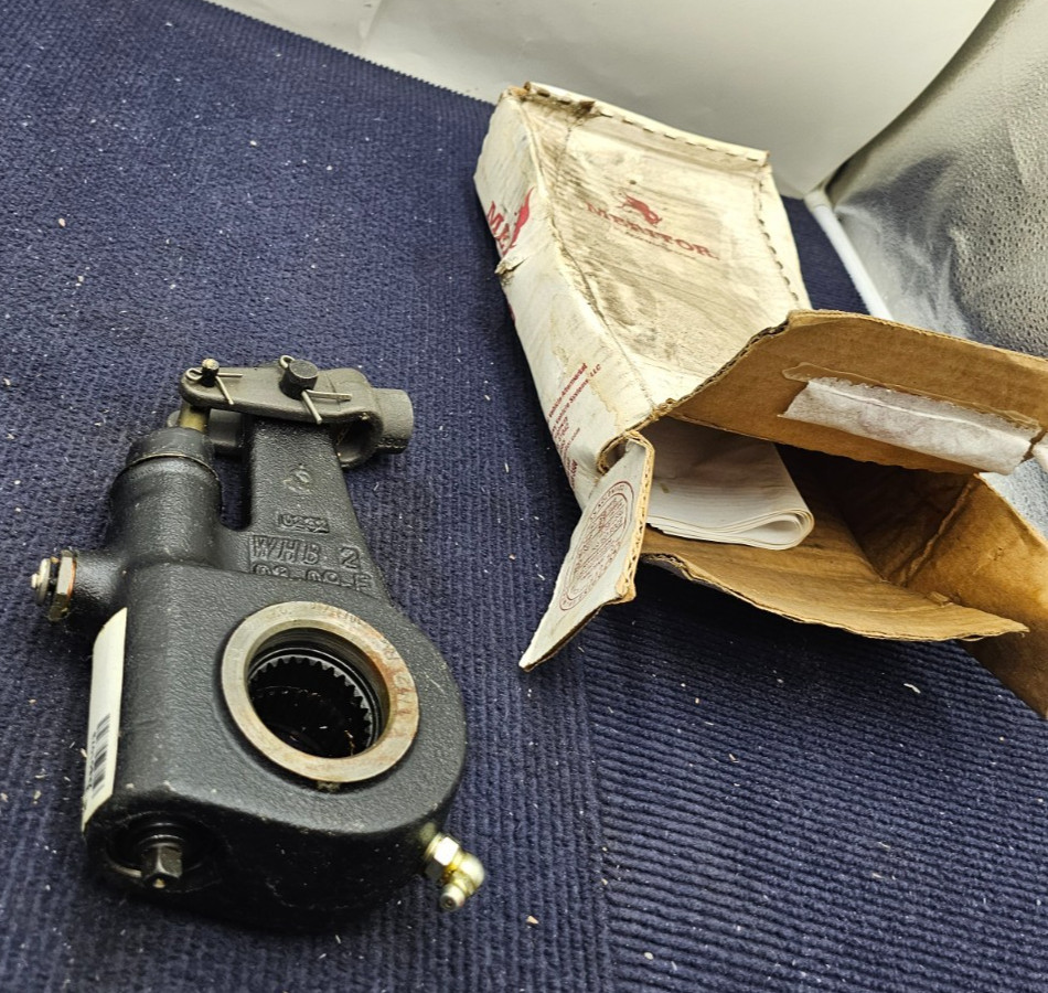 Meritor R801073 Automatic Slack Adjuster, 5.5" Arm, 1.5" 28 Spline