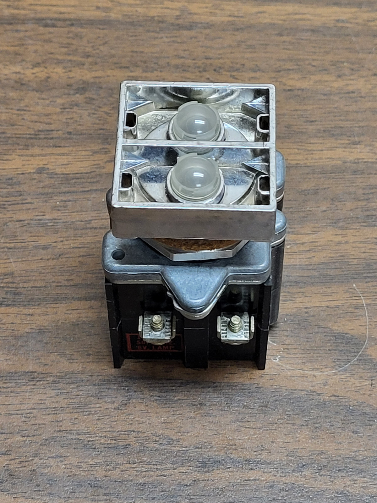 CUTLER-HAMMER E30CA COMPACT PUSHBUTTON INDICATING LIGHT 120V NEW