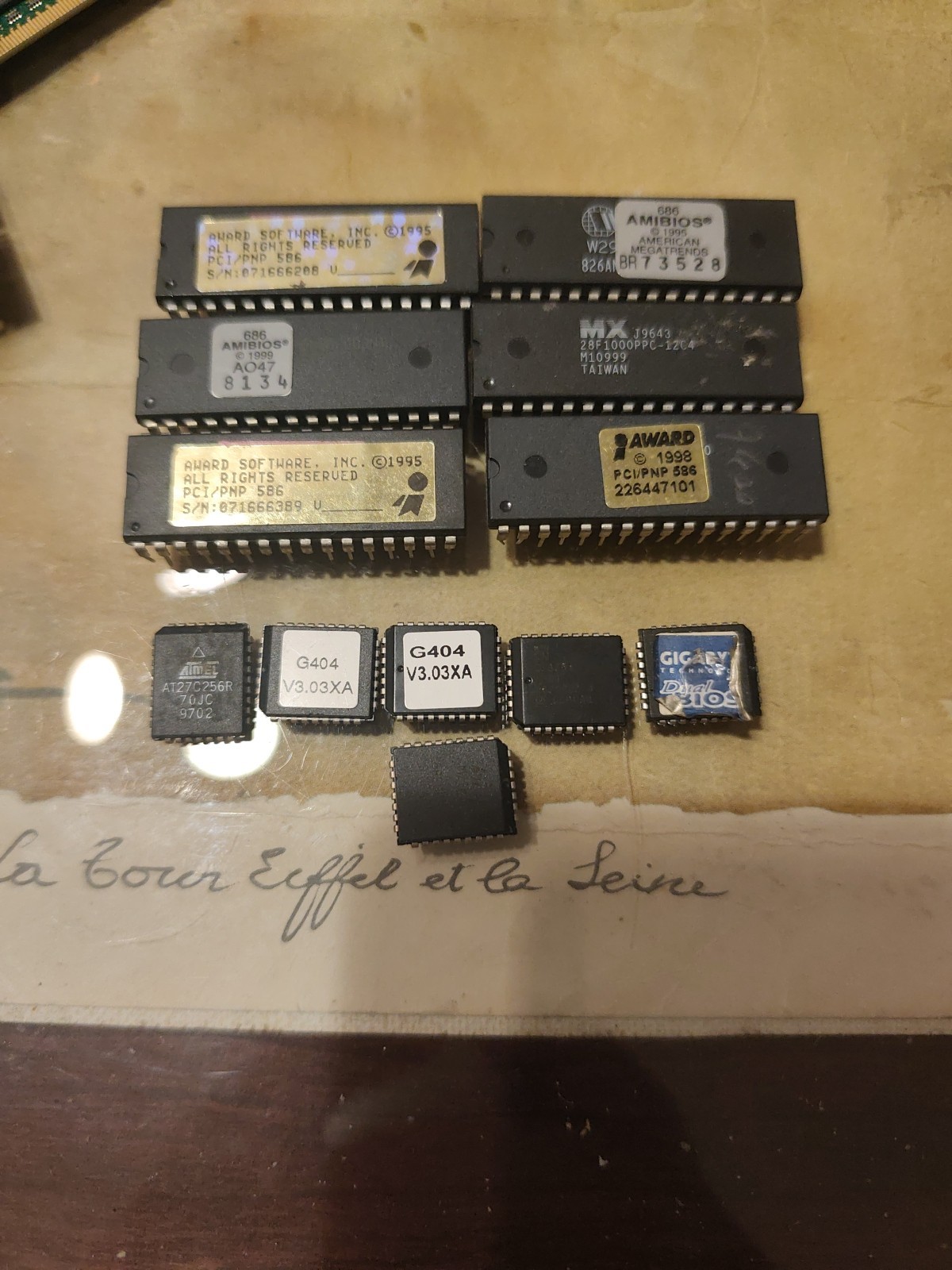 LOT OF 12 VINTAGE 386/586/686  AWARD AMI GIGABYTE WINBOND BIOS CHIPS