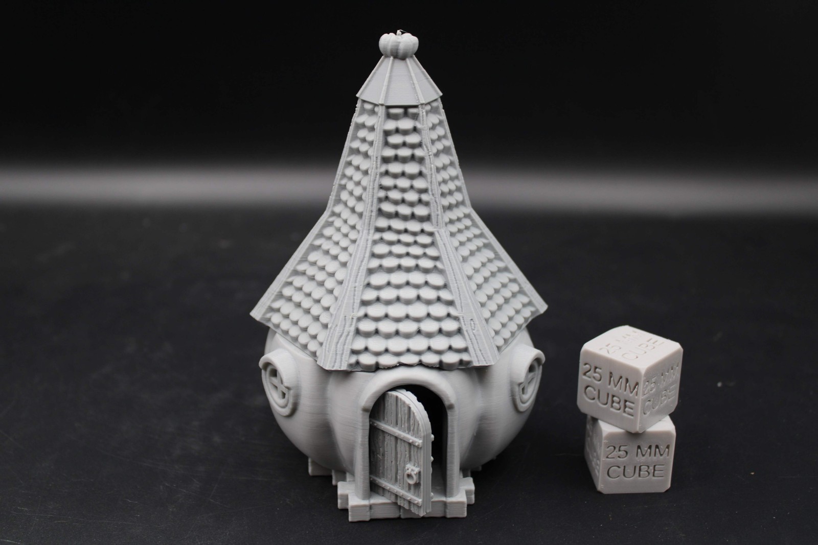 Tabletop Terrain Giant Pumpkin House Tall Roof 28mm skirmish rpg wargame