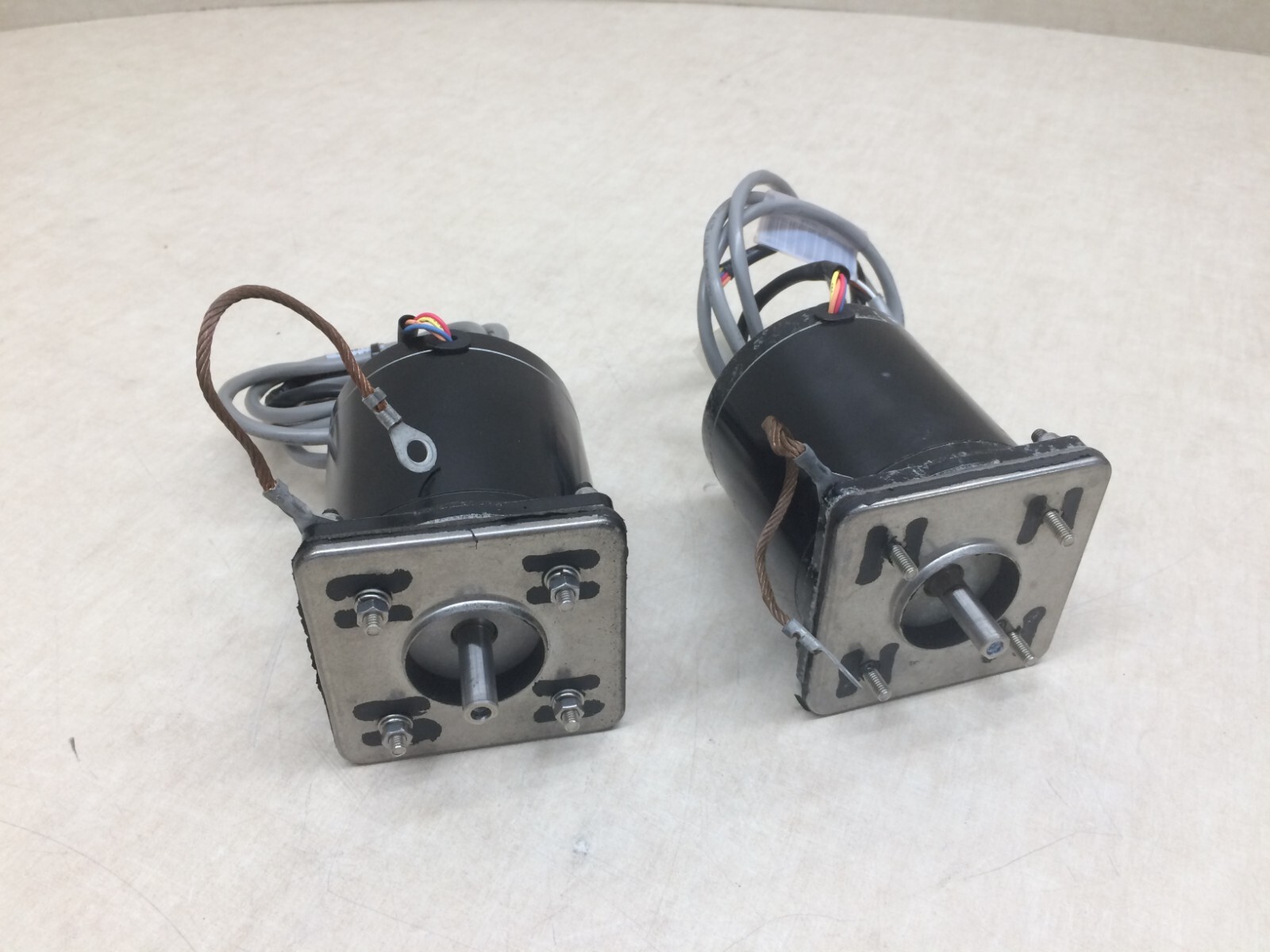 Lot of 2 Lin Engineering Hybrid Stepper Motor 1.8 Angle 1.2V 6A 8618M-11P-03 861