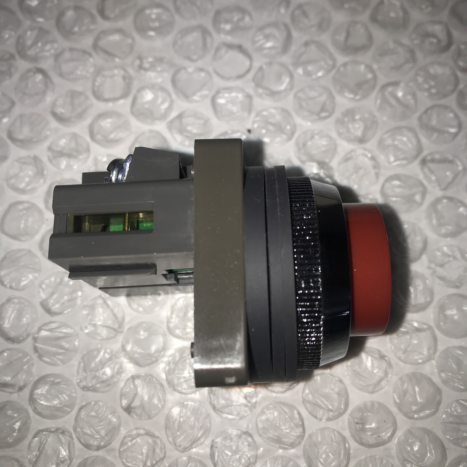 **NEW IDEC ABN210-R CONTROL UNIT PUSH BUTTON ROUND EXT. MOMEN#