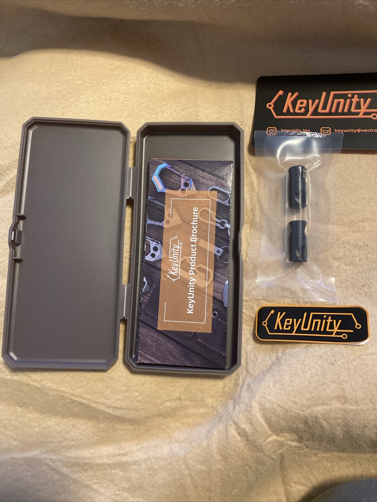 KeyUnity KA07 Black Titanium Swivel Keyring Connetor , Anti Keychain