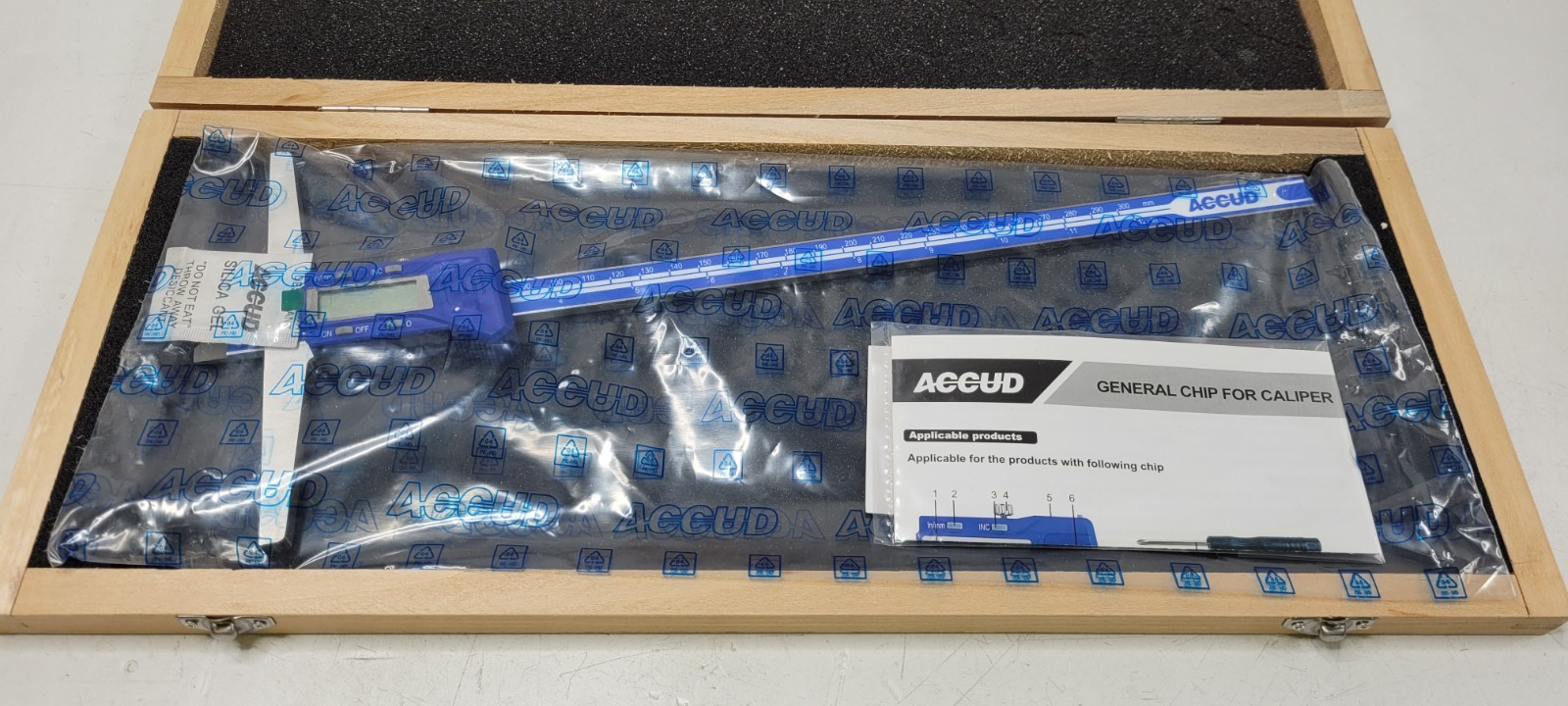 ACCUD DIGITAL DEPTH CALIPER, WIRELESS DATA TRANSFER SYSTEM, MAGNETIC V-BLOCK KIT