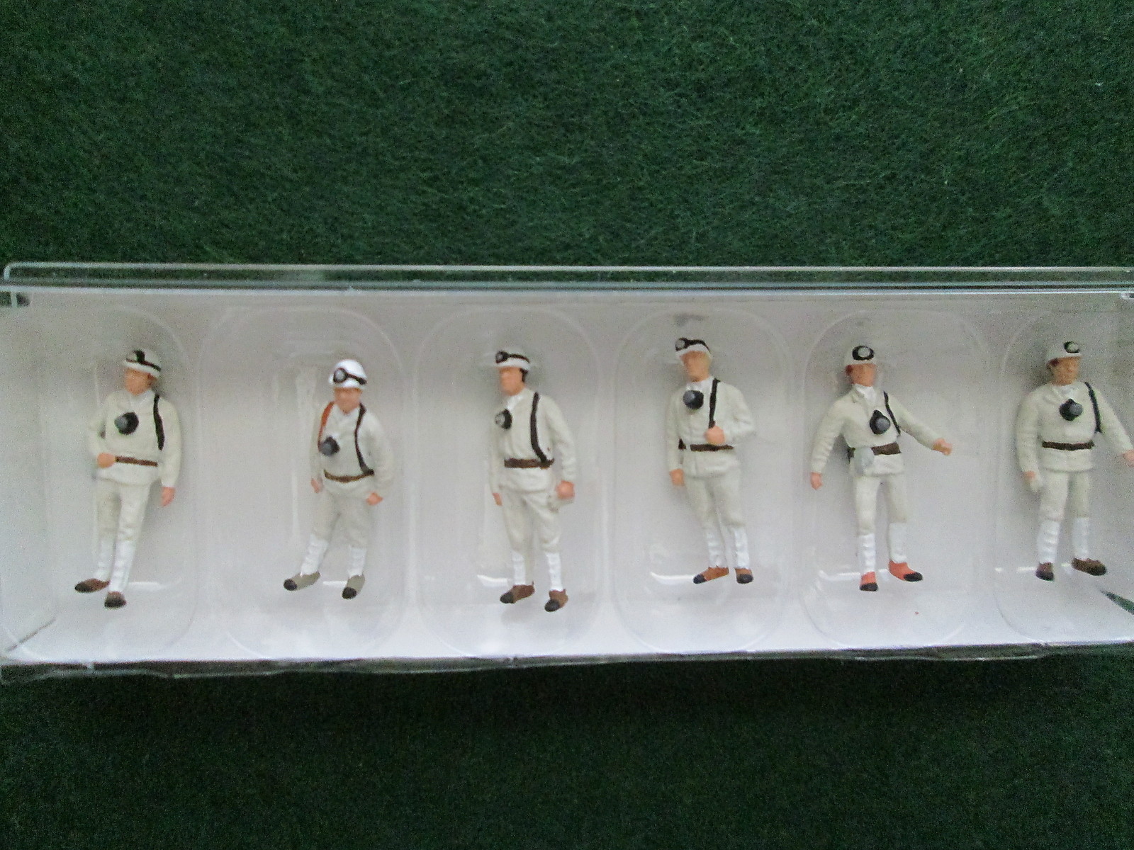 Preiser (HO 1:87  Miners  #10555