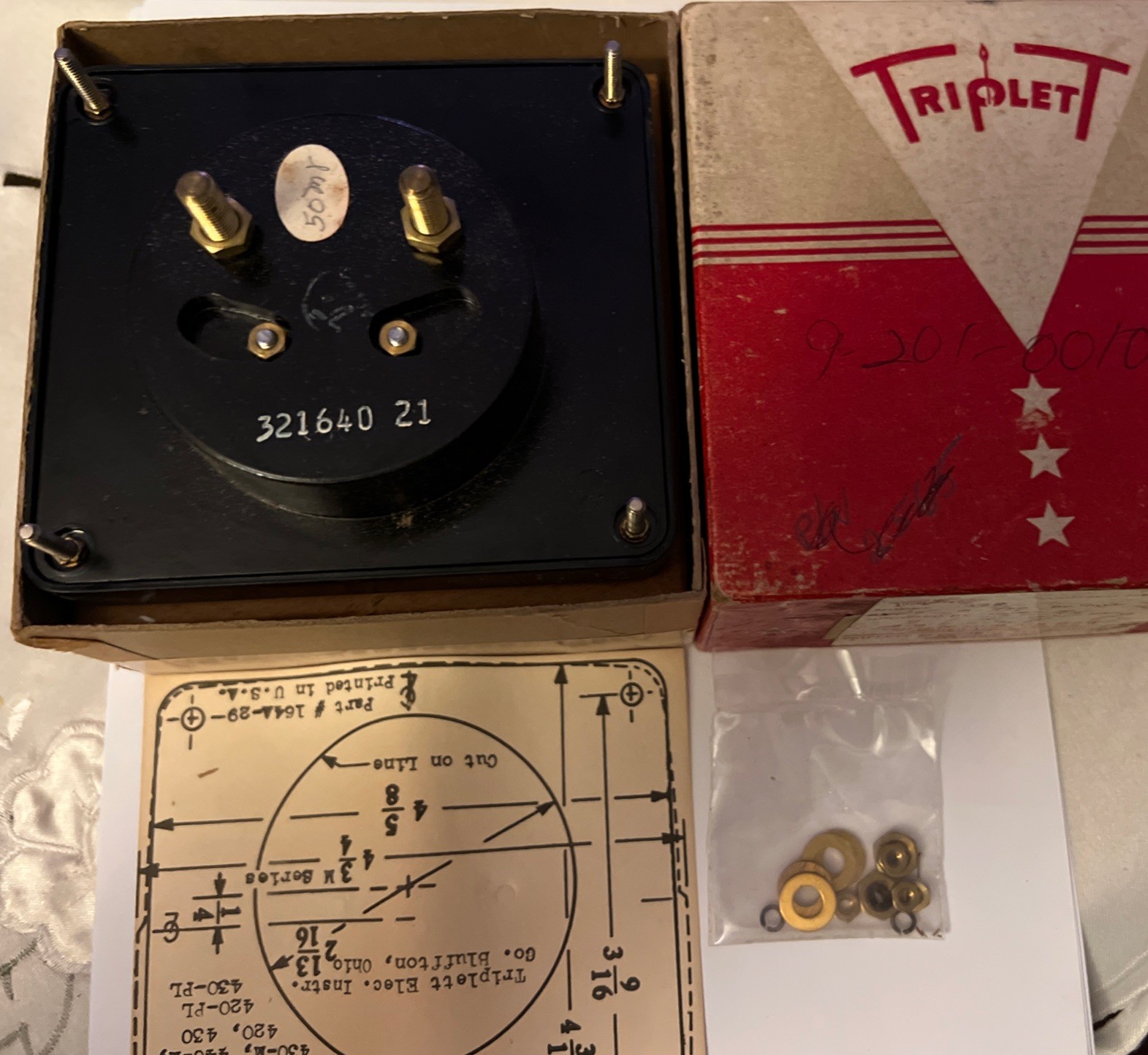 Triplett Model 420 D.C. Amperes panel meter, 0-6000