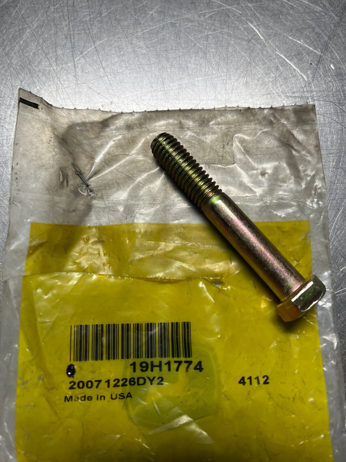 19H1774   GENUINE  OEM  John Deere   BOLT