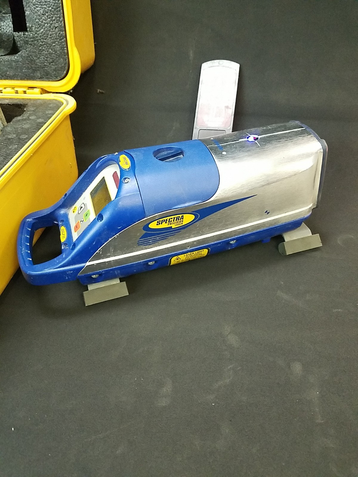 Spectra Precision DG711 Red Beam Pipe Laser - 40