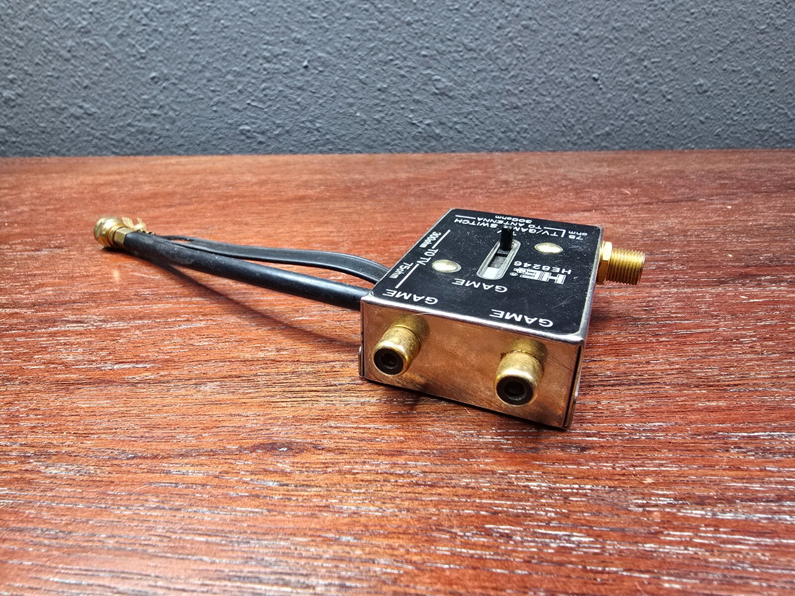HE+ HE8246 A-B TV/Game Switch Twin Switchbox Video Game Input Fits Atari