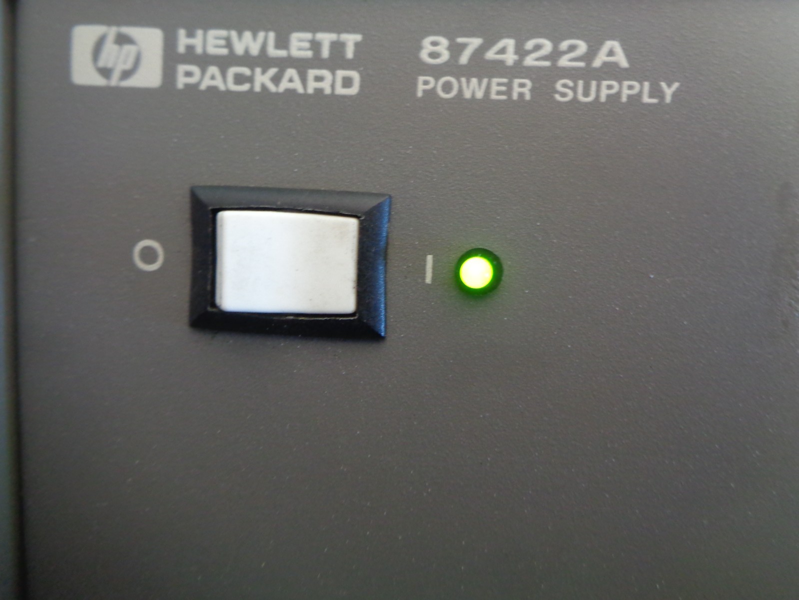 HP 87422A DC Switching Power Supply 15 V, 3.3 A, In Working Order