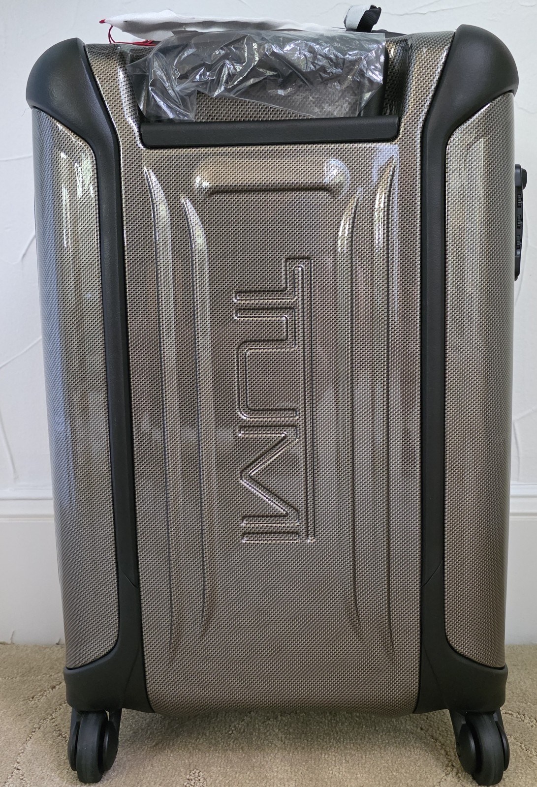 Tumi Vapor 22” International Carry-On Hardcase Spinner Luggage $675 MSRP NWT