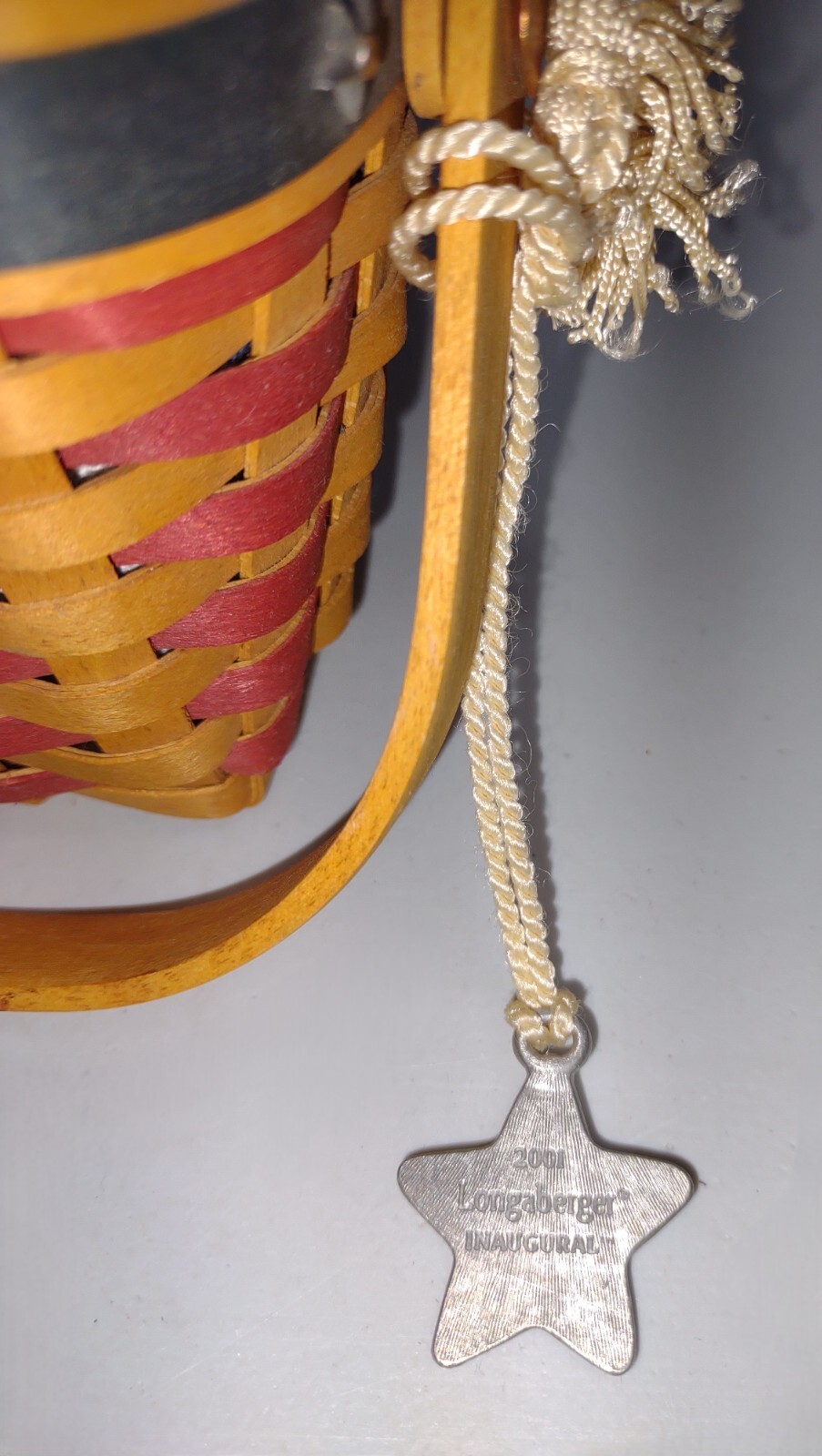 Longaberger 2001 Inaugural Basket with swinging handle