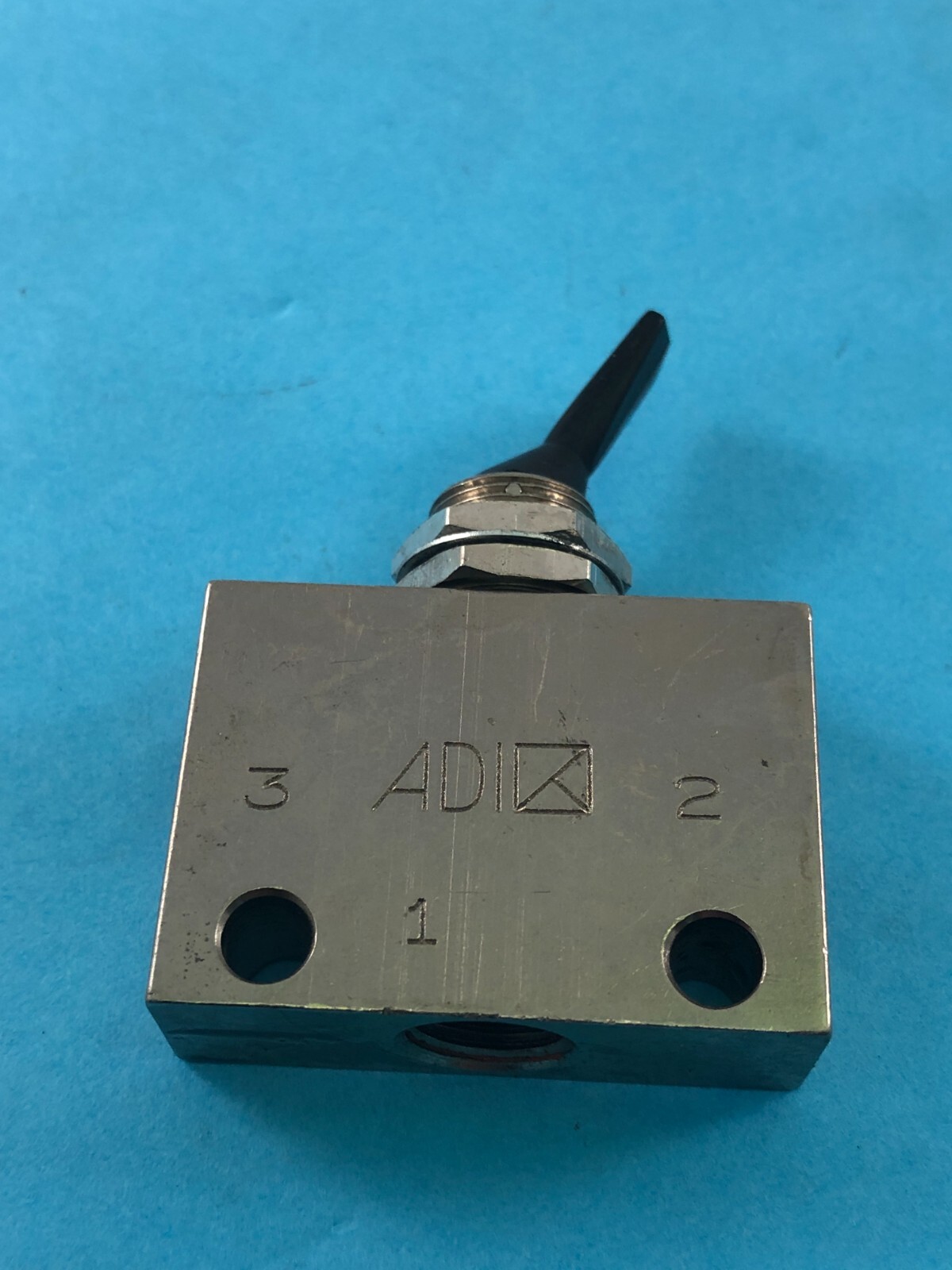 Norgren/Pneumadyne CO40501 Valves: 1/8"npt fully Ported 3-way NC 0405 01 JF